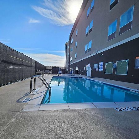 La Quinta Inn & Suites By Wyndham - Red Oak Tx Ih-35E エクステリア 写真