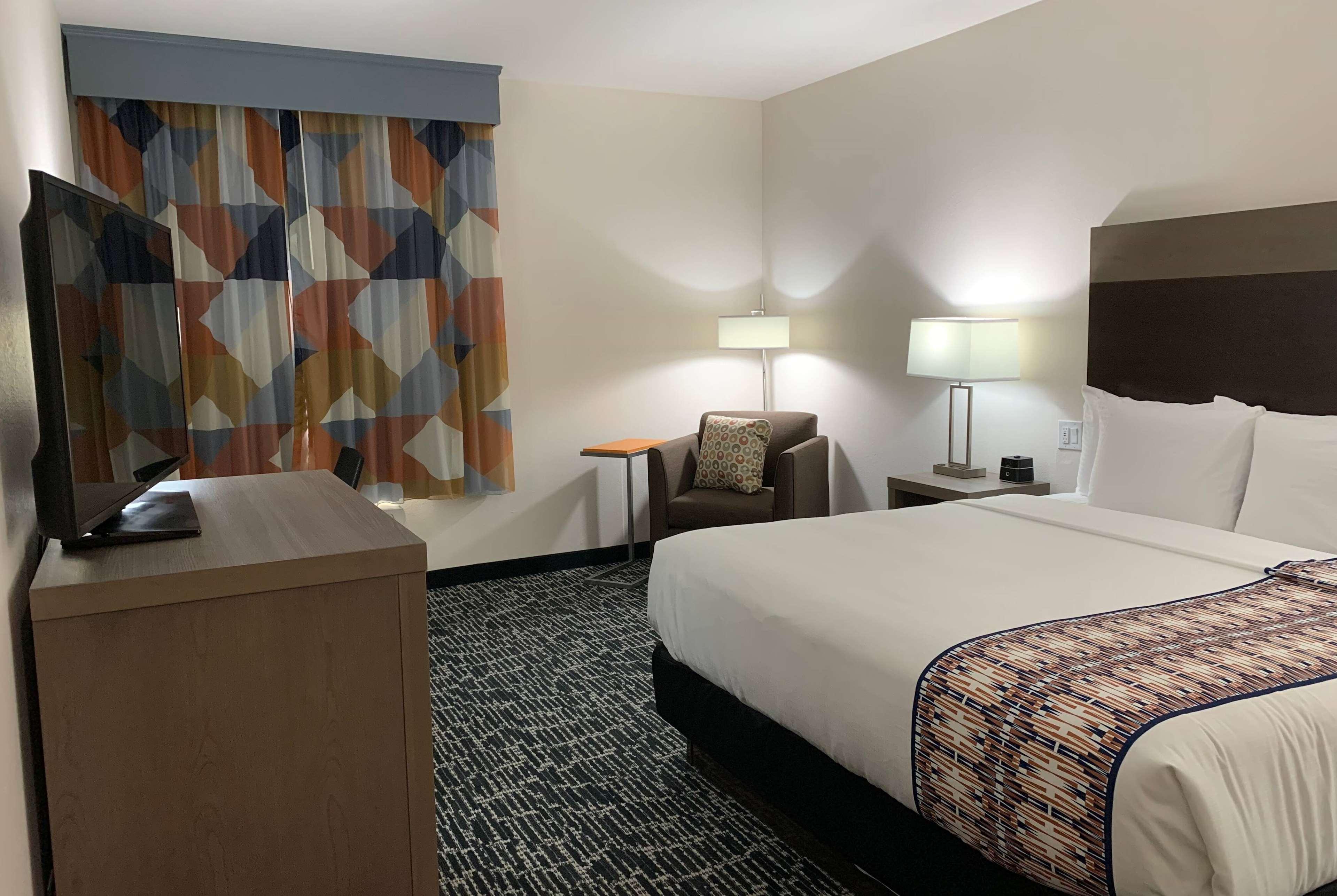 La Quinta Inn & Suites By Wyndham - Red Oak Tx Ih-35E エクステリア 写真