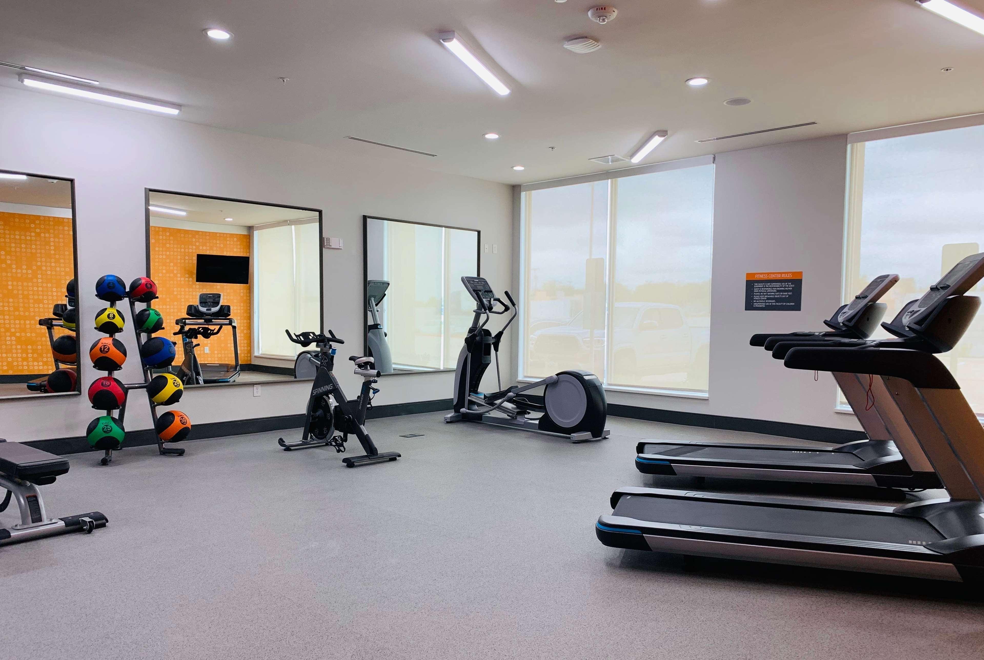 La Quinta Inn & Suites By Wyndham - Red Oak Tx Ih-35E エクステリア 写真