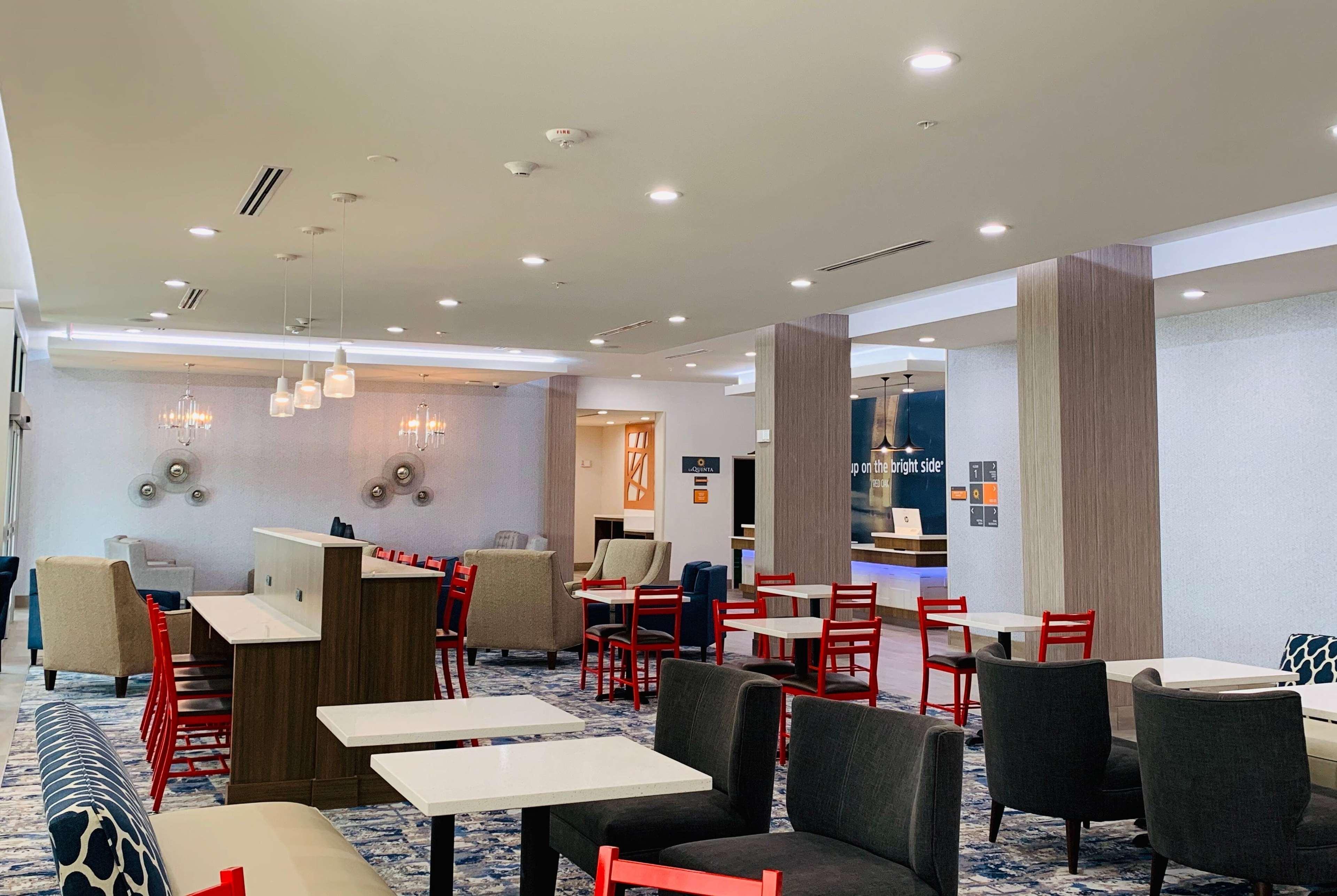 La Quinta Inn & Suites By Wyndham - Red Oak Tx Ih-35E エクステリア 写真